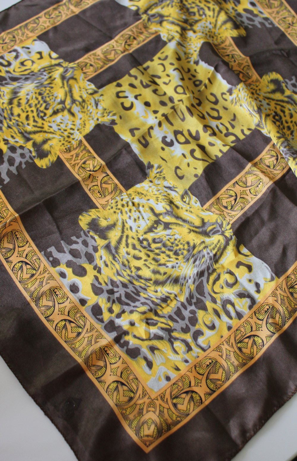 Tuch mit Animalprint