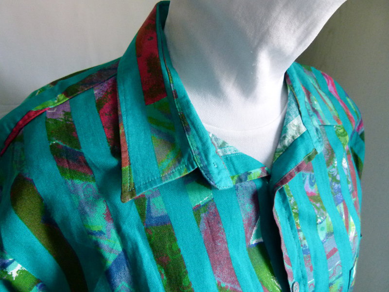 Hawaii Hemd, smaragdgrün violett gestreift gemustert, Boho Retro Vintage 80s Sommer Strand