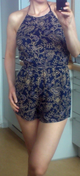 Jumpsuit mit tollem Rückenausschnitt und Paisleymuster, Out from Savannah Romper