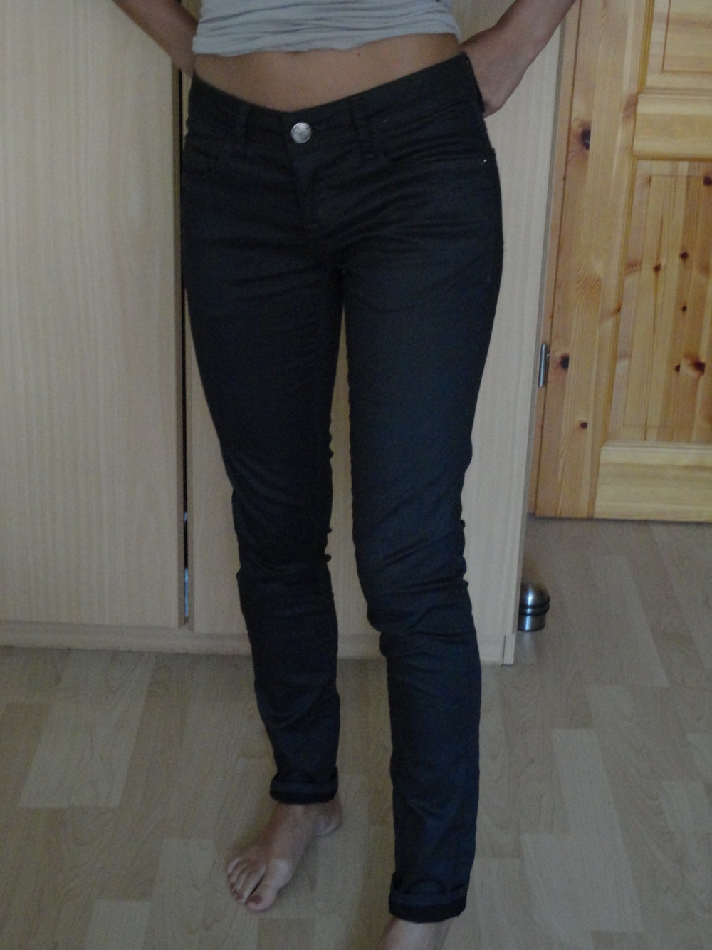schwarze Lederhosen