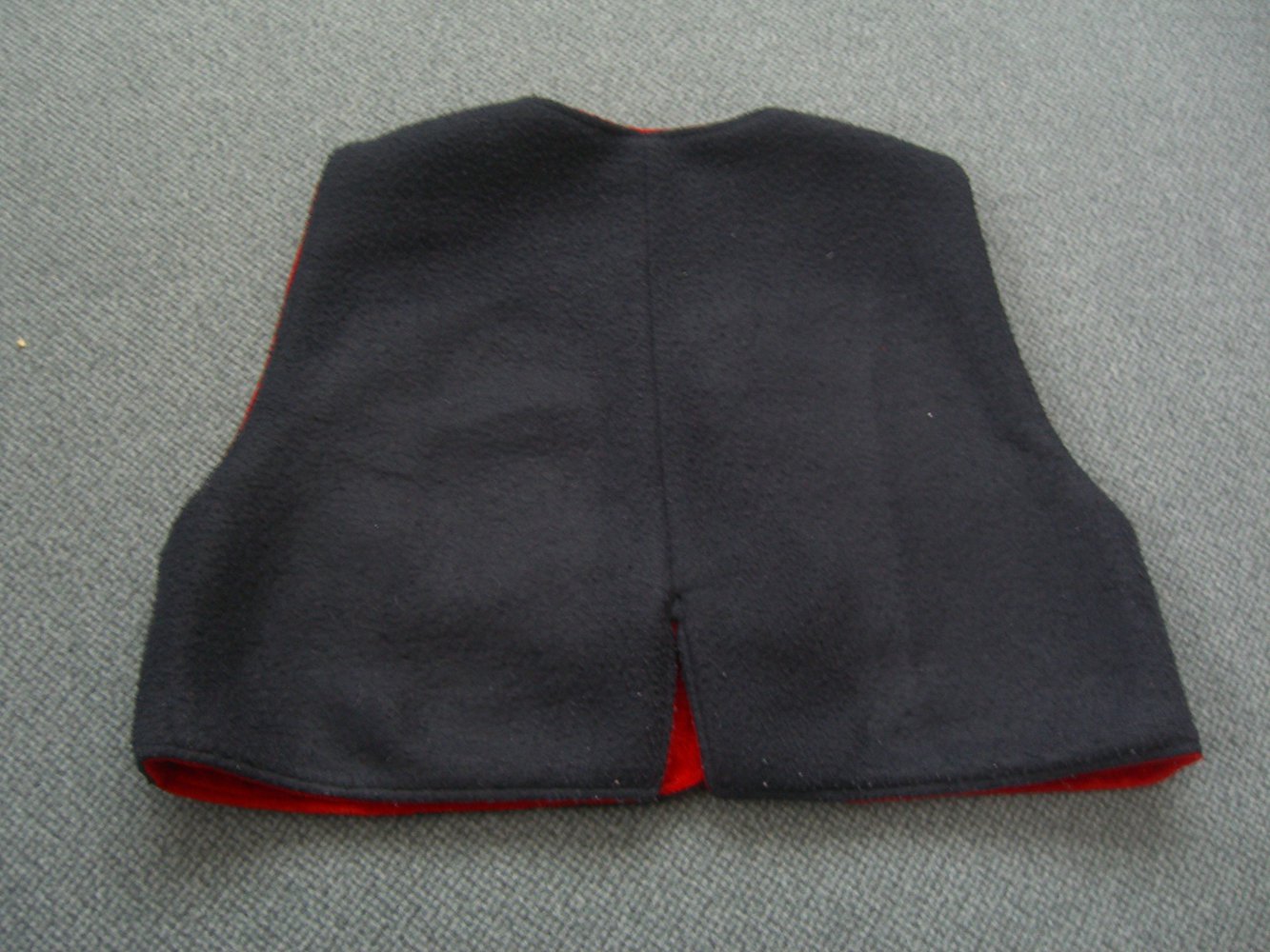 Rote Weste/ schwarze Weste