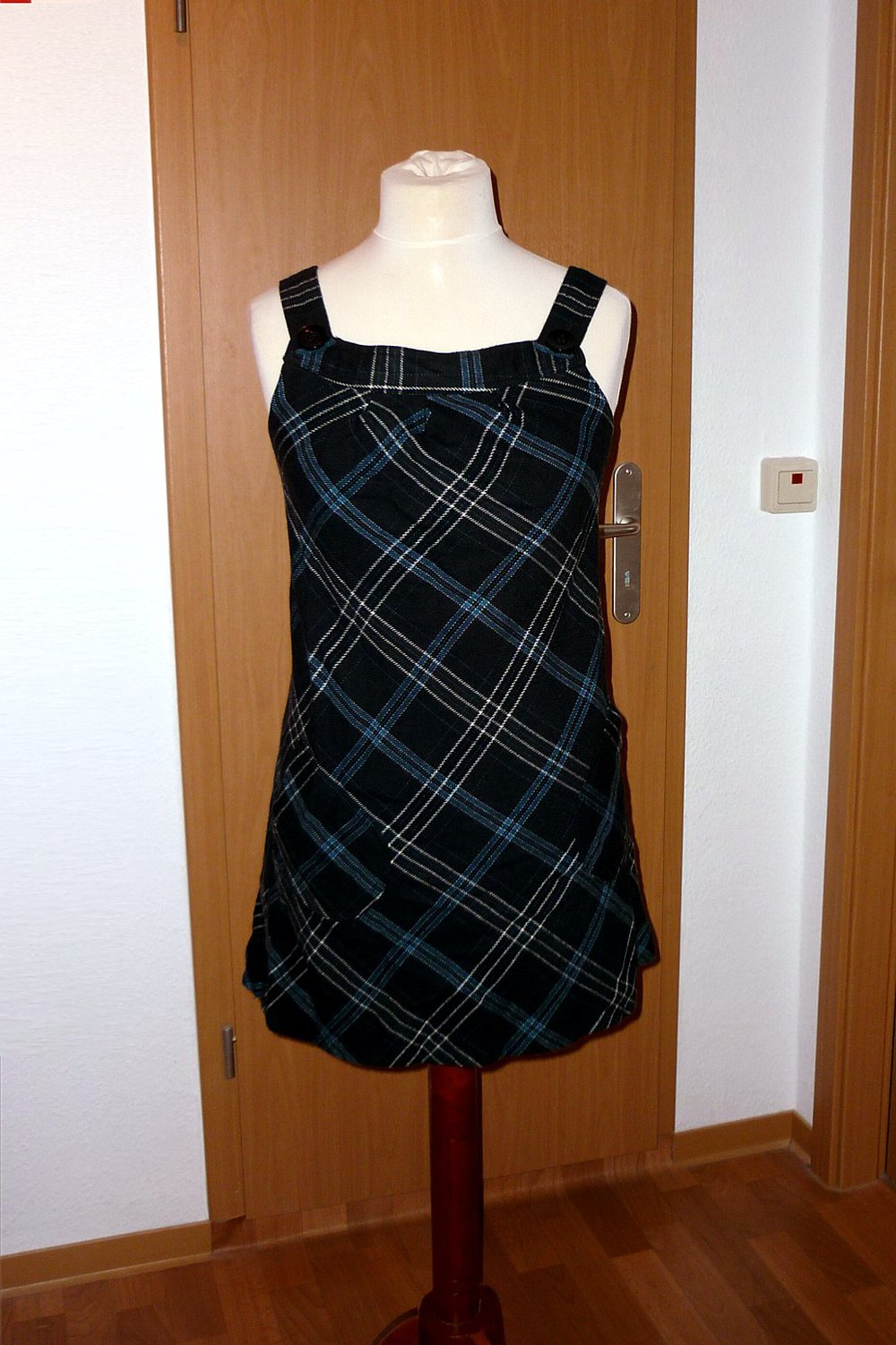 Kleid Karo grau kariert Minikleid Woll Trägerkleid Taschen gothic Punk boho emo goa Latz Kleid
