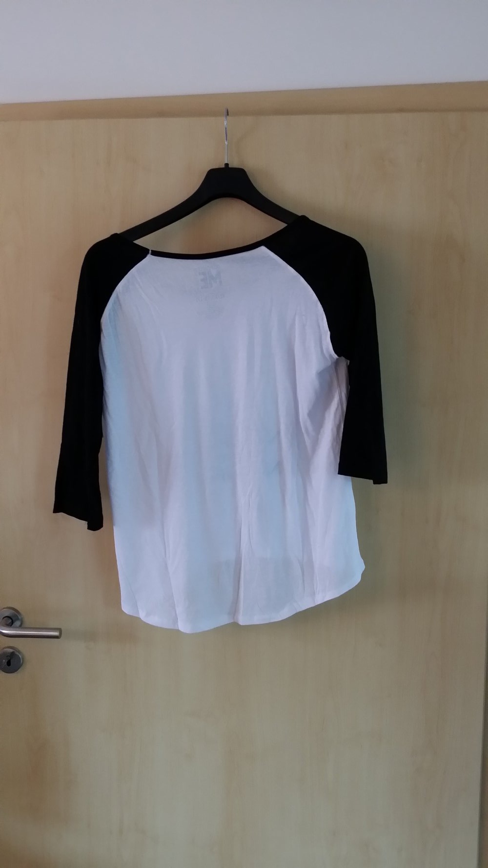 weißes Minions Shirt mit schwarzen Ärmeln - neu - XL