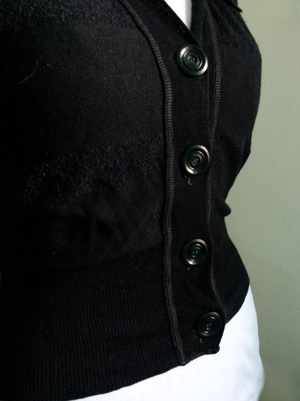 Kurzarm Jacke, Jäckchen, Feinstrick, schwarz, aus den 70ern, True Vintage Retro 70s Gothic Goa Festival Hippie Mori