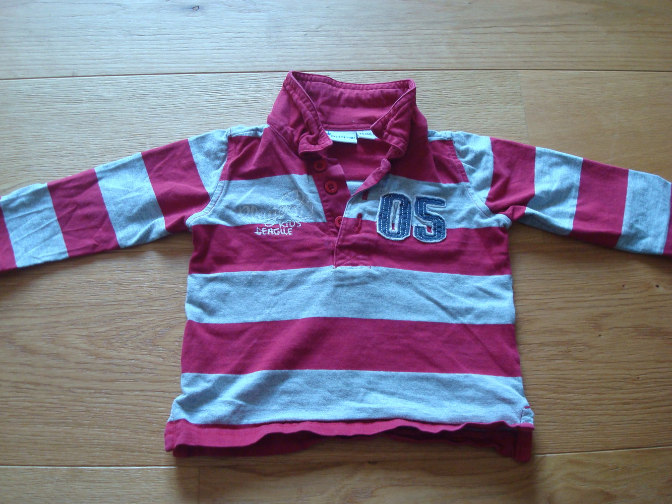 süßes Poloshirt für Jungen