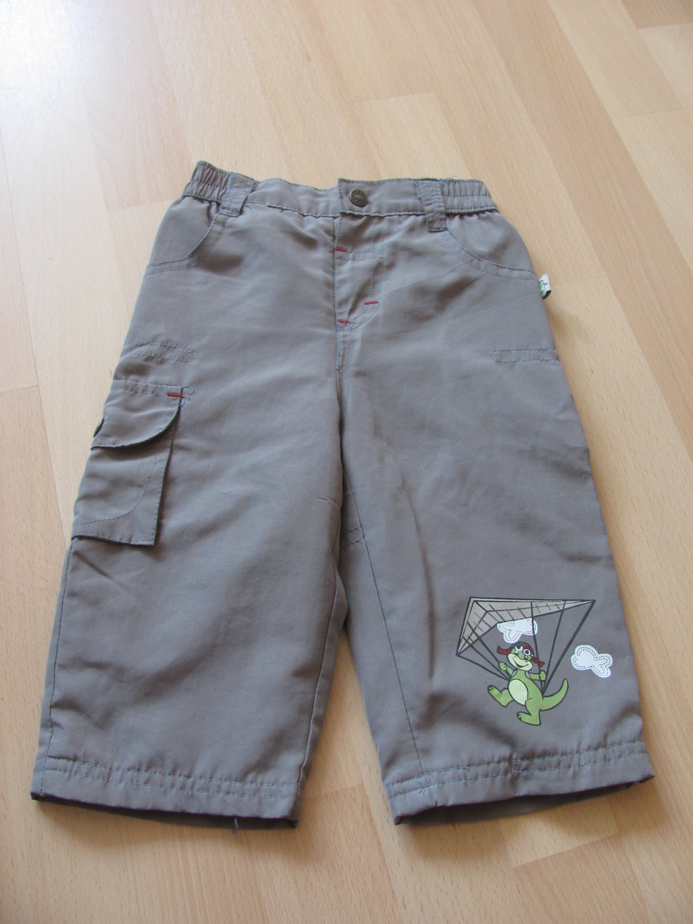 khakifarbene Hose Größe 74