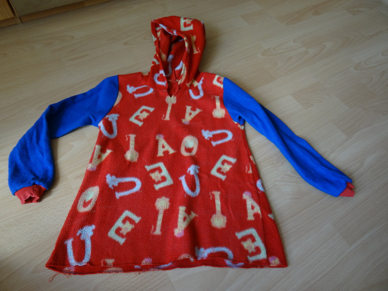 Unikat - selbstgenähter Fleecepulli mit Kapuze ABC ca. Gr. 98/104/110 Fleece Pullover