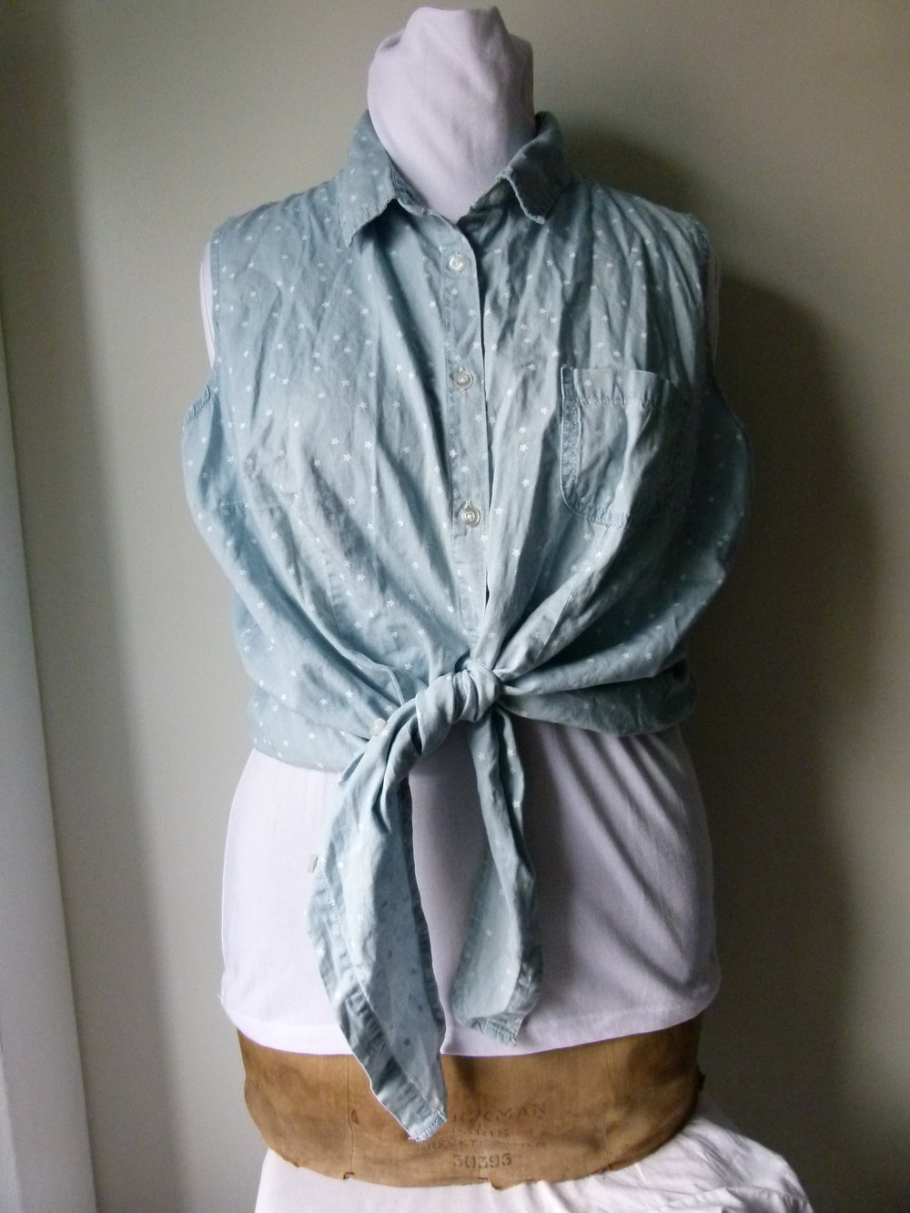Jeans Wickeltop Bluse mit Sternchen, hellblau weiß, Boho Festival Goa Mori Sommer