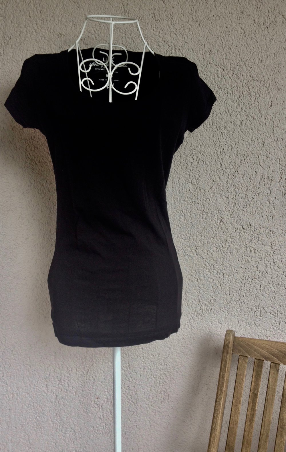 Schönes schwarzes Basicshirt von H&M L.O.G.G.