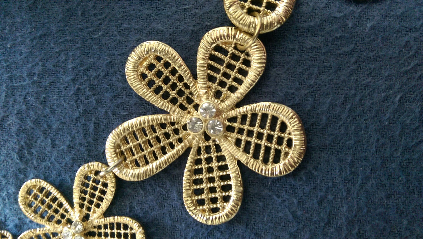 goldene Halskette