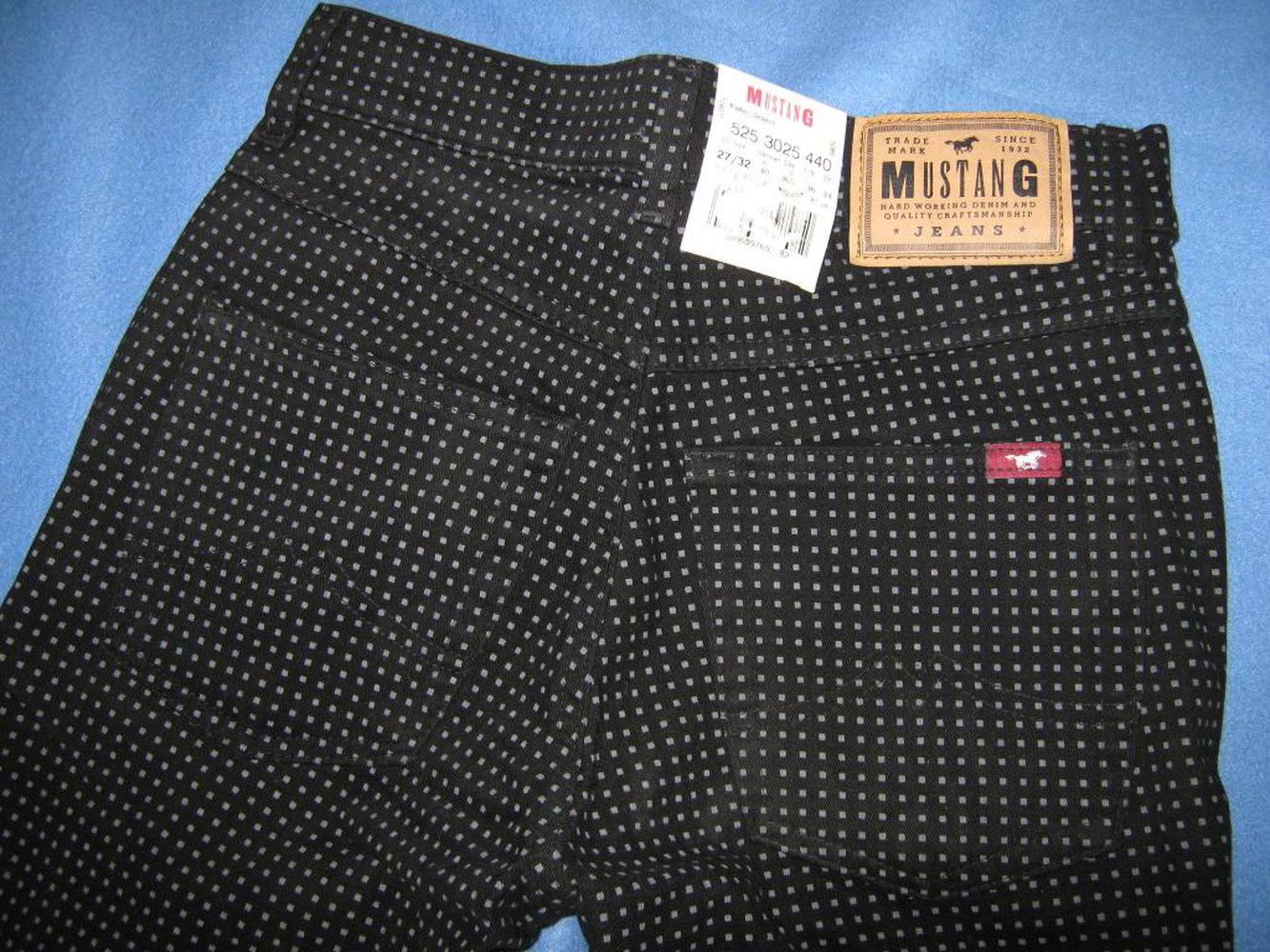 NEU mit ETIKETT * Punkte * Tupfen * Polka Dots * Velours * Samt * Jeans- Hose 