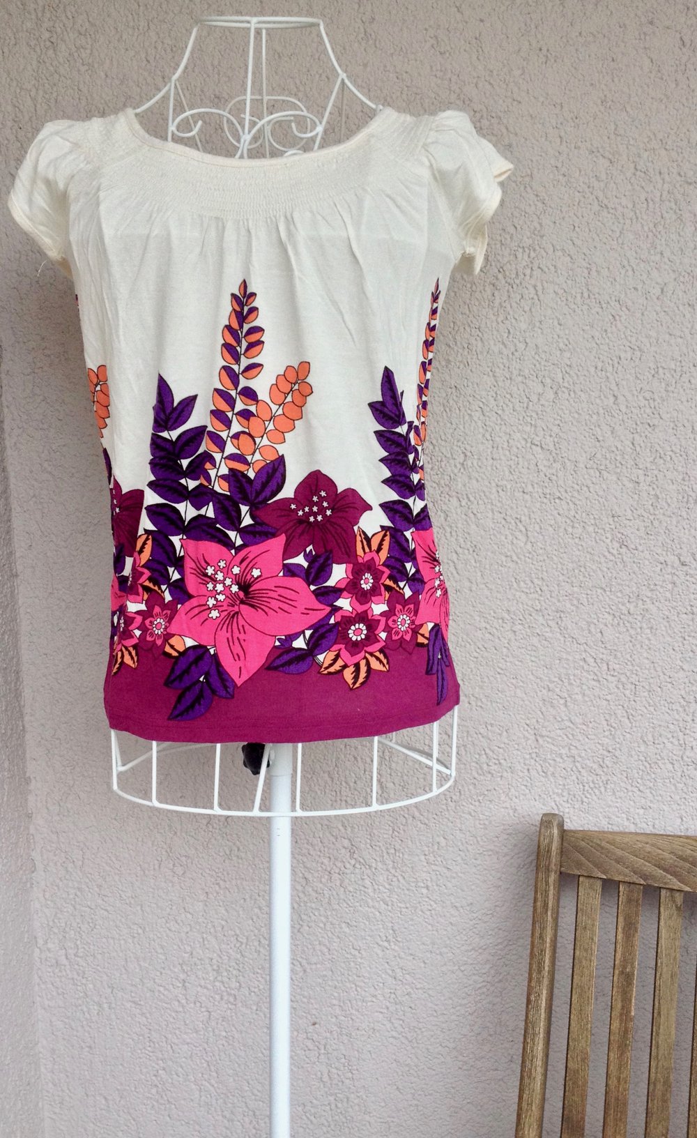 Schönes Oberteil mit süßem Blumenmuster von H&M