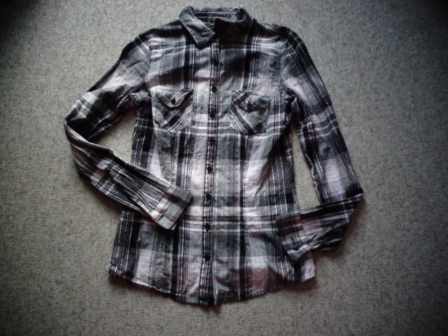 #Bluse Langarm Gr. S bzw. ca. Gr. 36, schwarz/weiß kariert mit Silberfaden