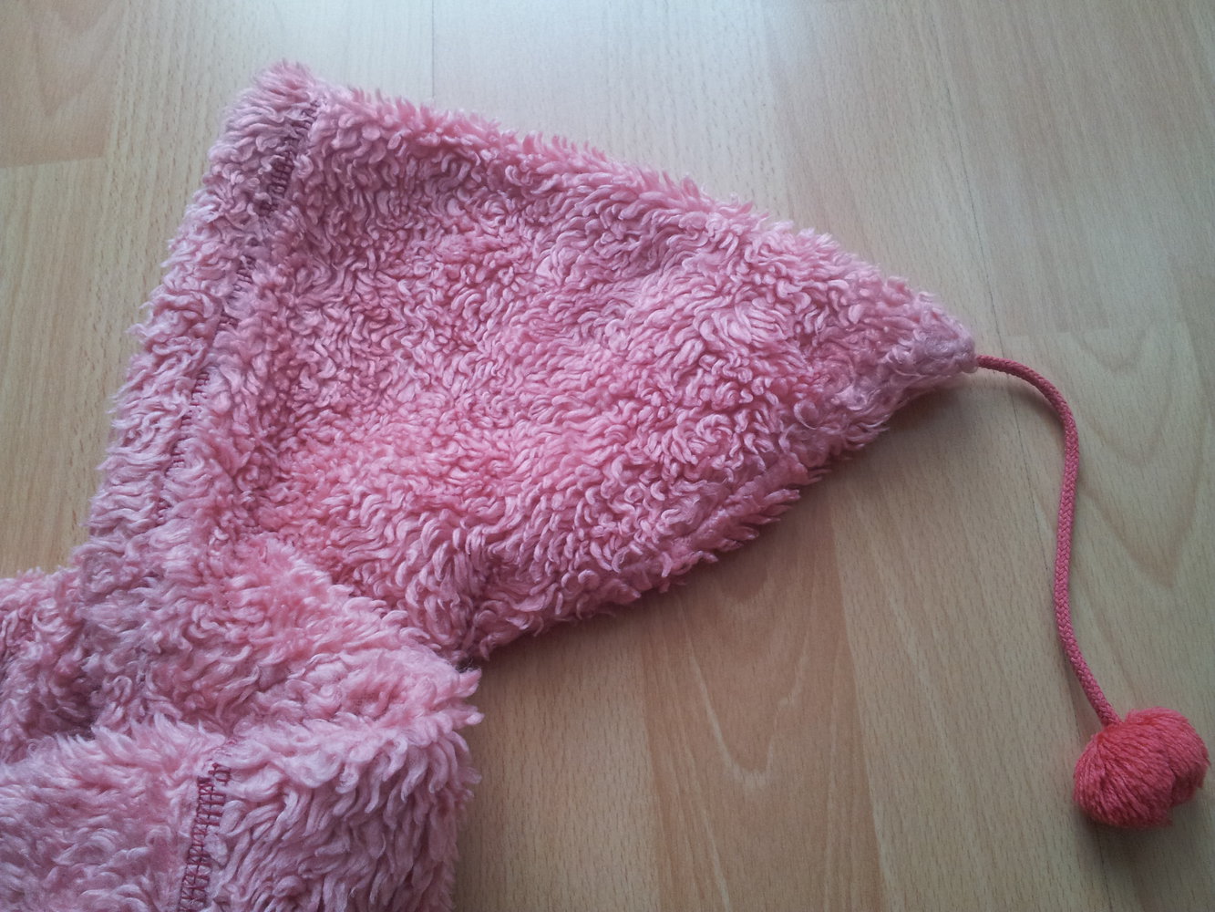 Jacke Kuscheljacke Plüschjacke  blassrot Zipfelmütze rot
