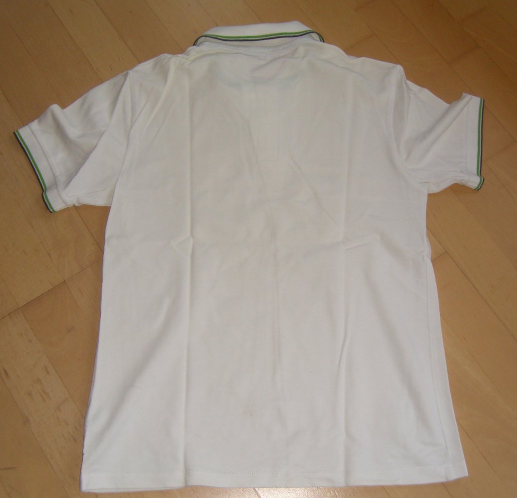 Weißes Poloshirt