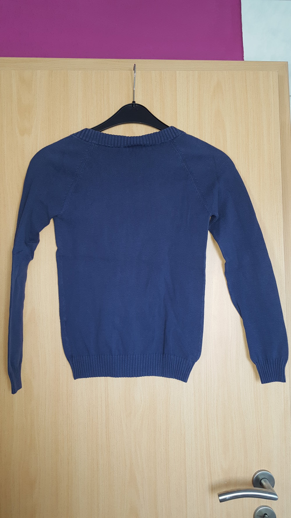 blauer Pullover