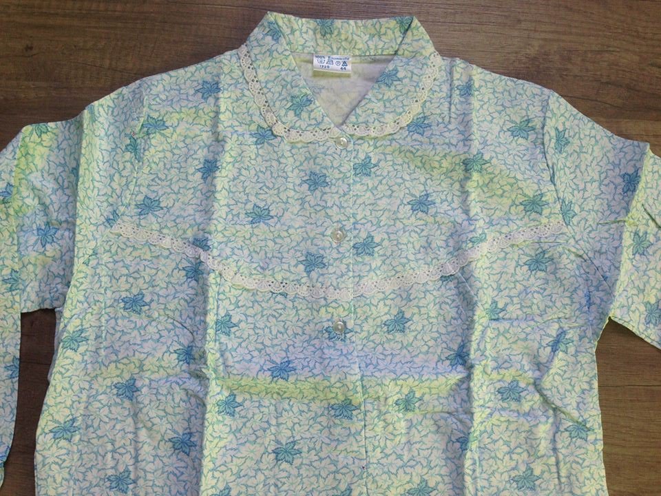 Schönes Vintage-Nachthemd mit weißer Spitze!