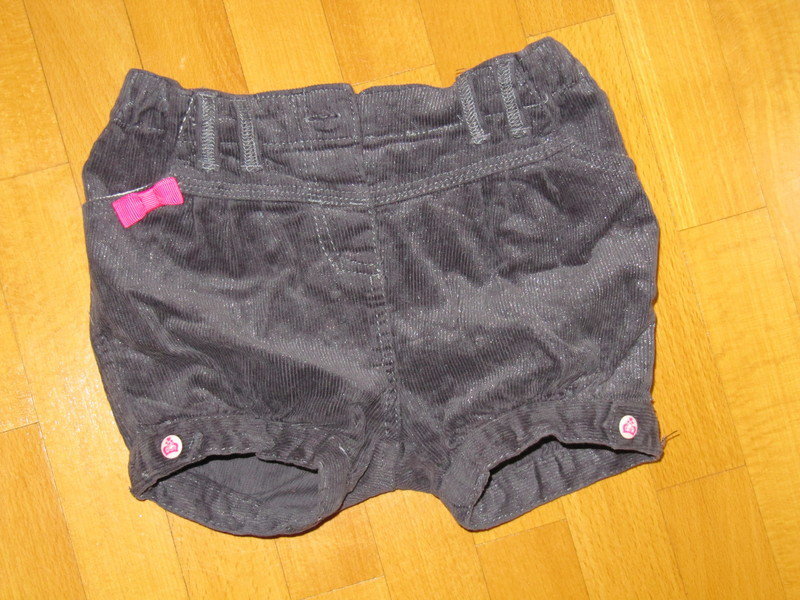Tolle Kordshorts Hello Kitty Gr.86 mit Glitzer