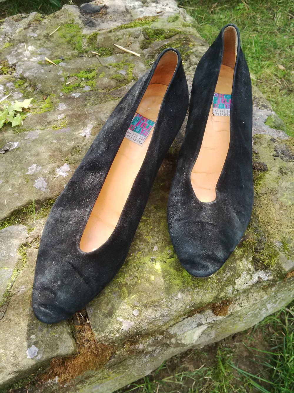 *Vintage* Samtig-schwarze Wildlederpumps