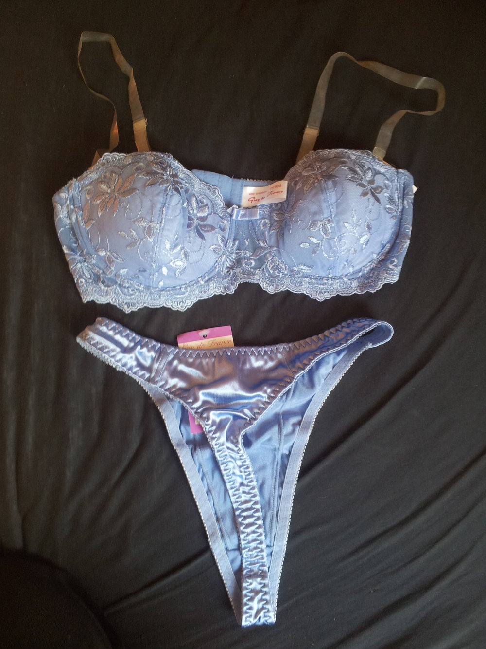 Guy de France, Set blaue Spitze, Seide 75B und S