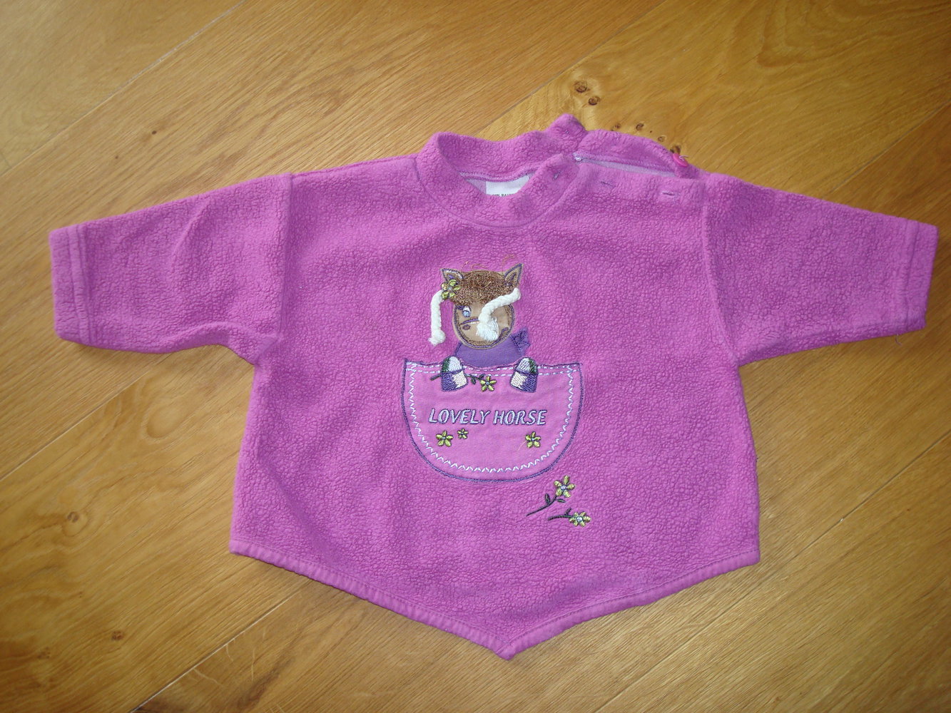 süßer kuscheliger Mädchenpullover mit Pferdemotiv Gr. 68