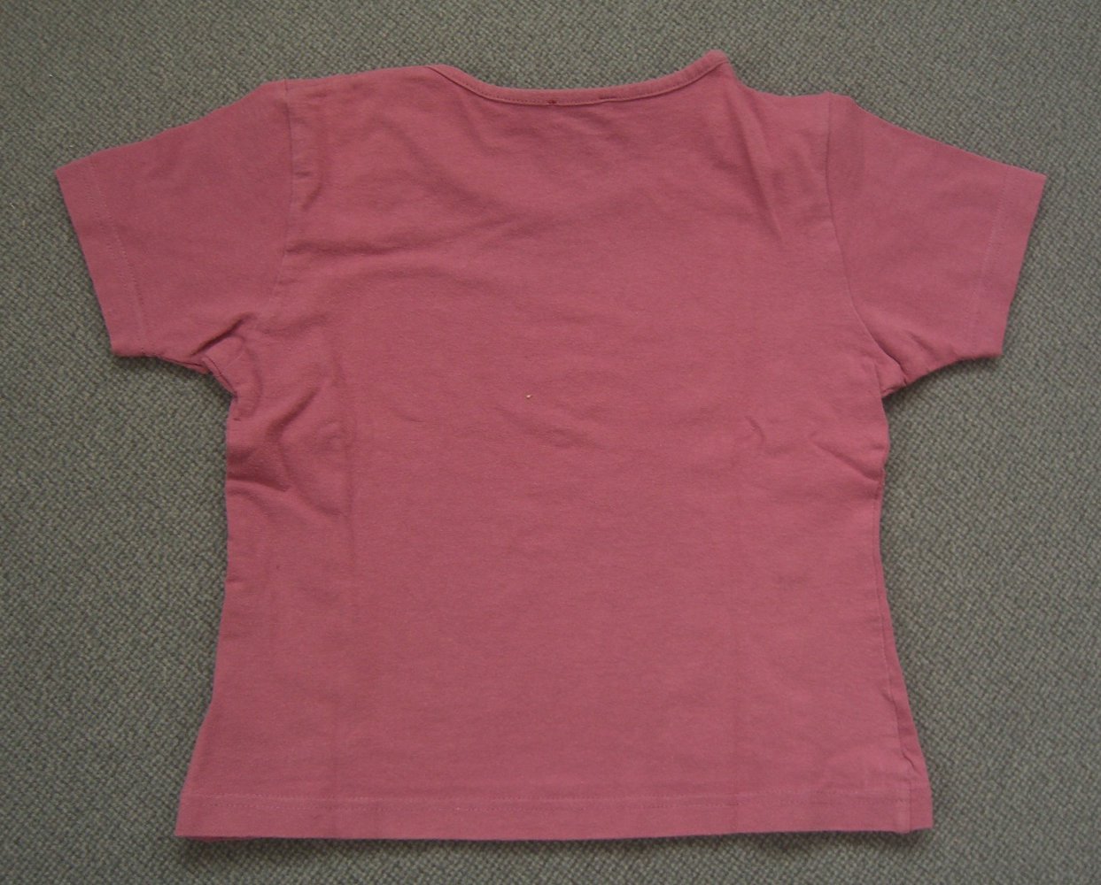 Schönes Sportshirt für Mädchen