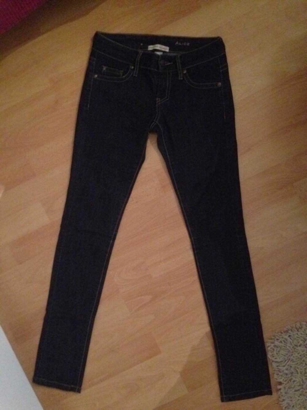 Dunkelblaue Skinny Jeans von Mango