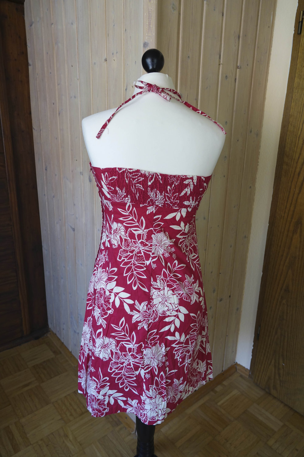 rotes/weißes, luftiges Sommerkleid