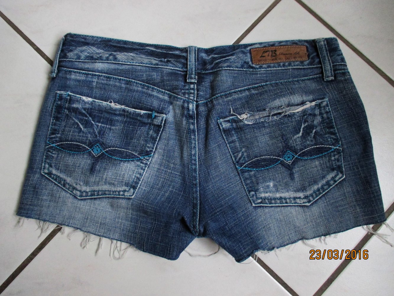 Jeans Hotpant ausgewaschen, used-Look