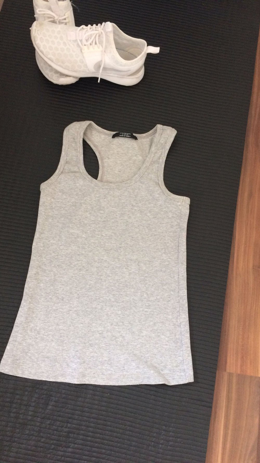 Sporttop grau