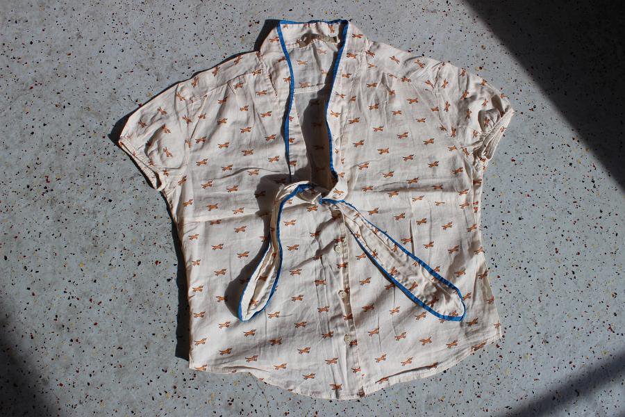 EDGING Schluppen-Bluse cropped Dackel-Print creme