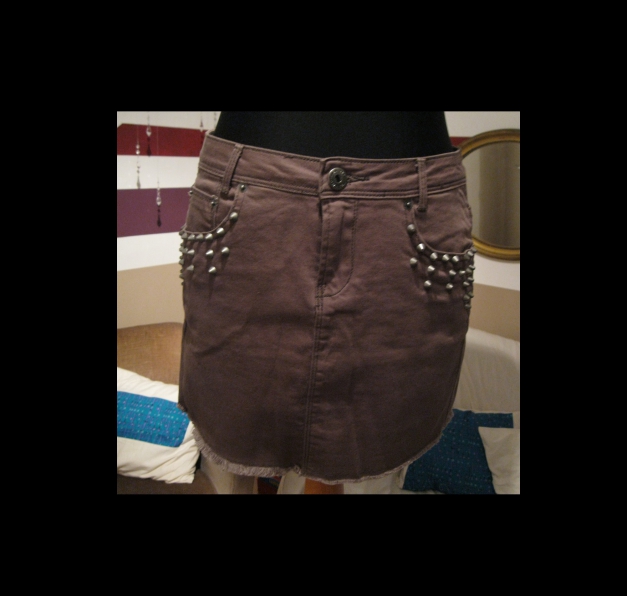 Minirock mit Nieten Gr. 36 Khaki / silber