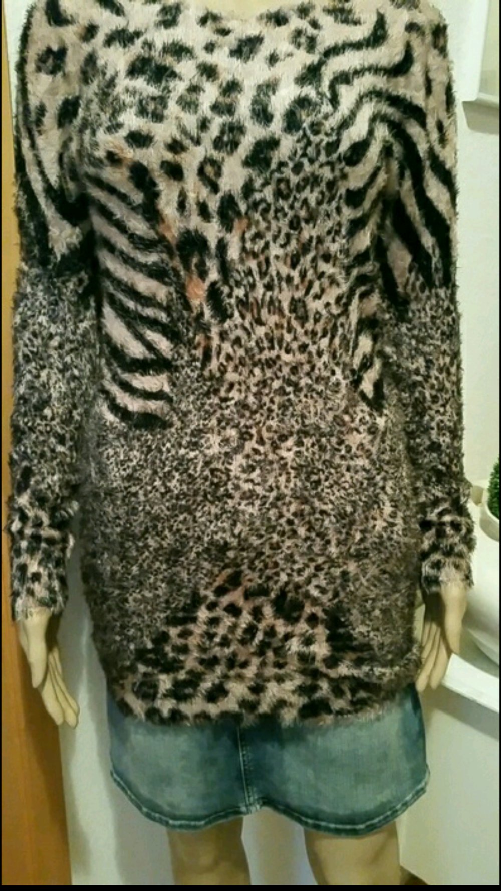 Sehr schöne kuschelweiche Pulli in Tiger Muster 