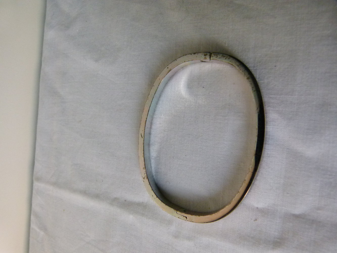 Klapp Armreif aus Metall, silberfarben, schwere Qualität, Modeschmuck Vintage 80er