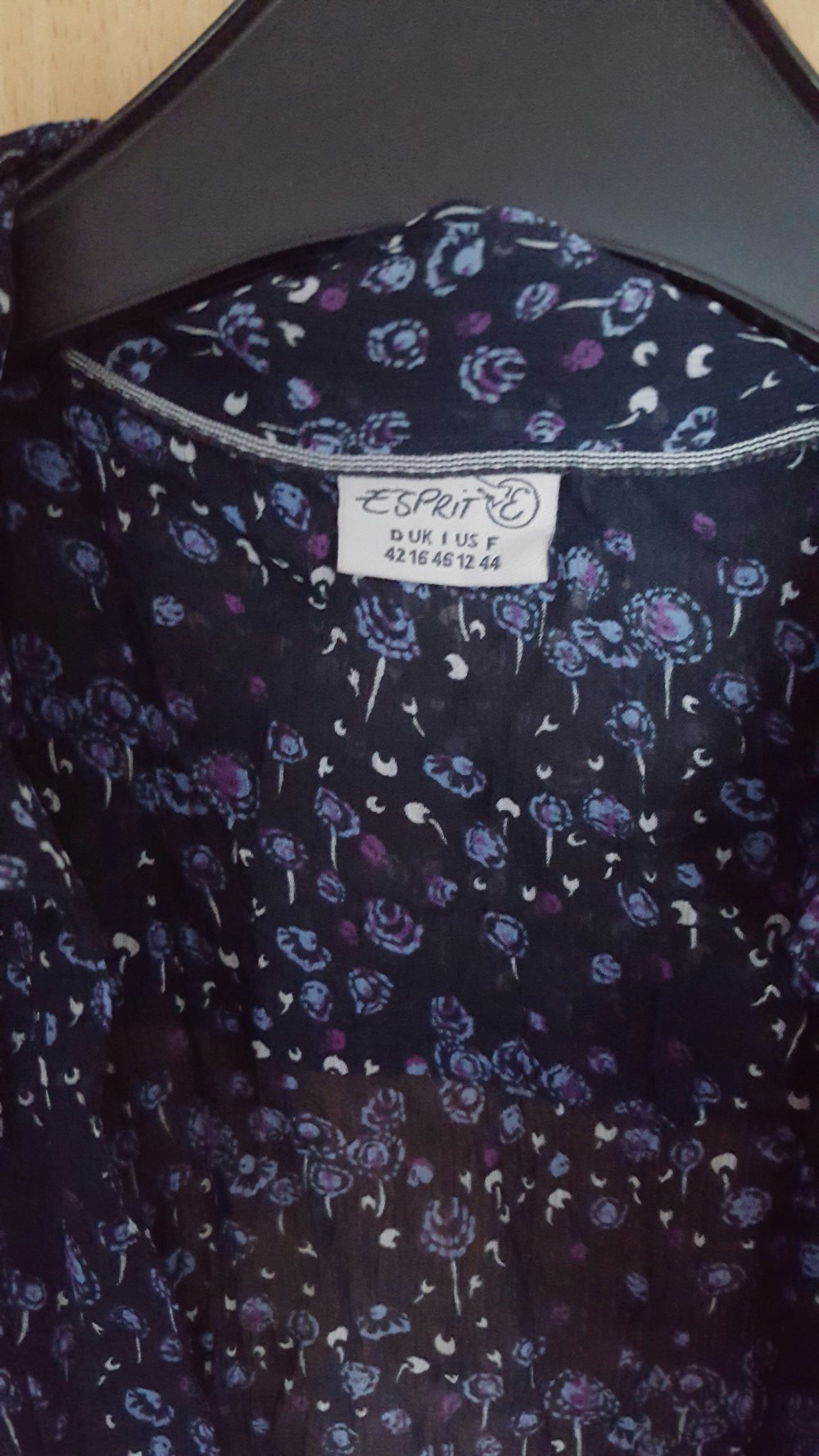 Esprit Bluse mit Blümchen