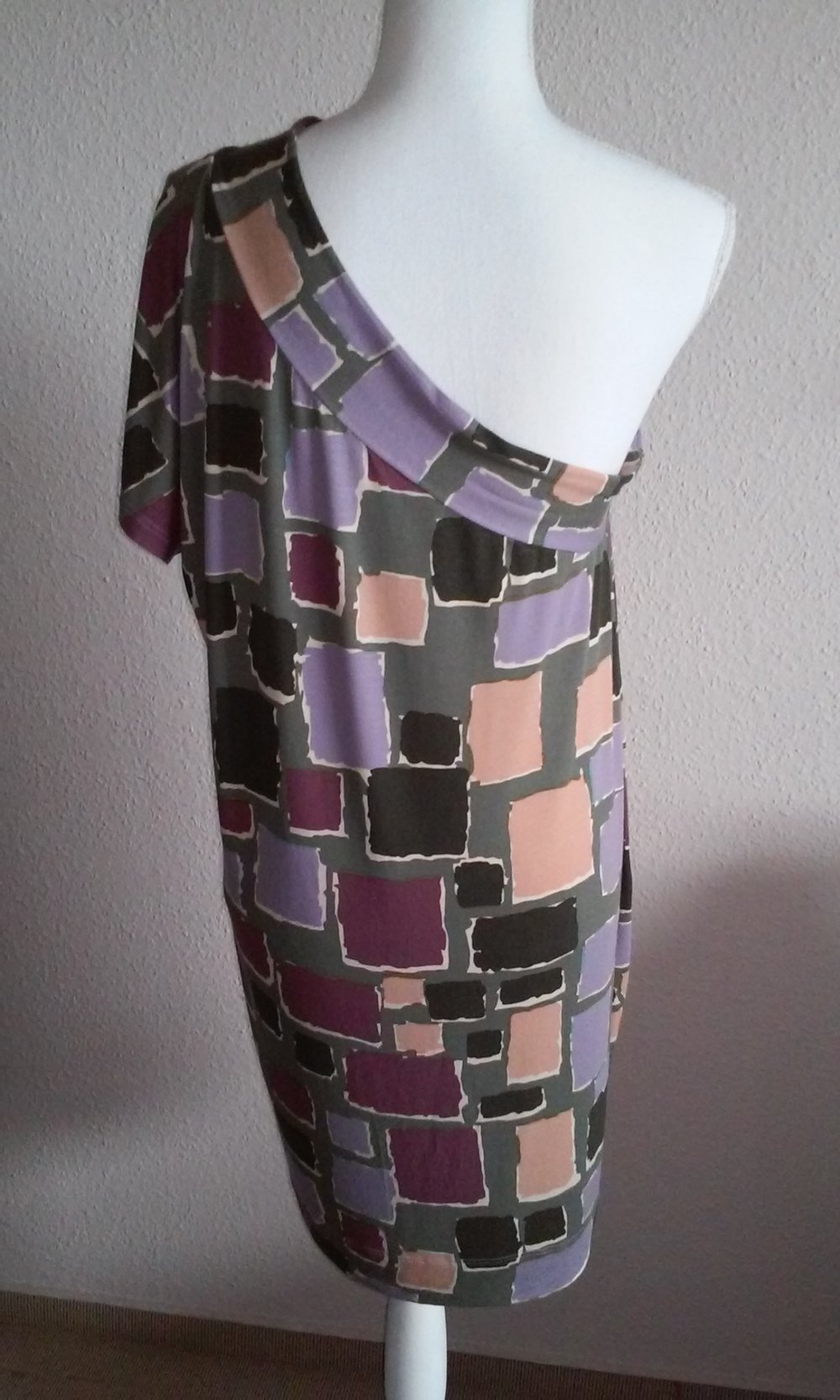 Stile Benetton Kleid Sommerkleid Partykleid Tunika asymmetrisch/schulterfrei
