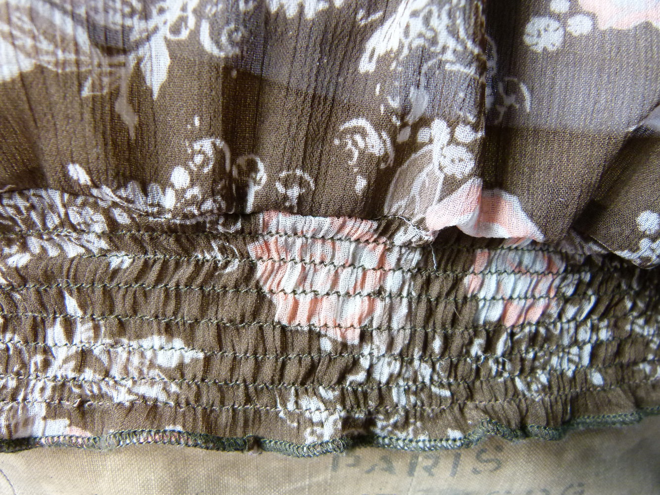 Carmen Chiffon Tunika Shirt in braun mit Rosenmuster, Mori Boho Hippie Goa Festival Romantik Lagenlook