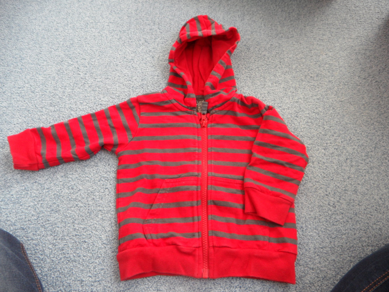 H&M Sweatjacke Kapuzenjacke rot-anthrazith gestreift