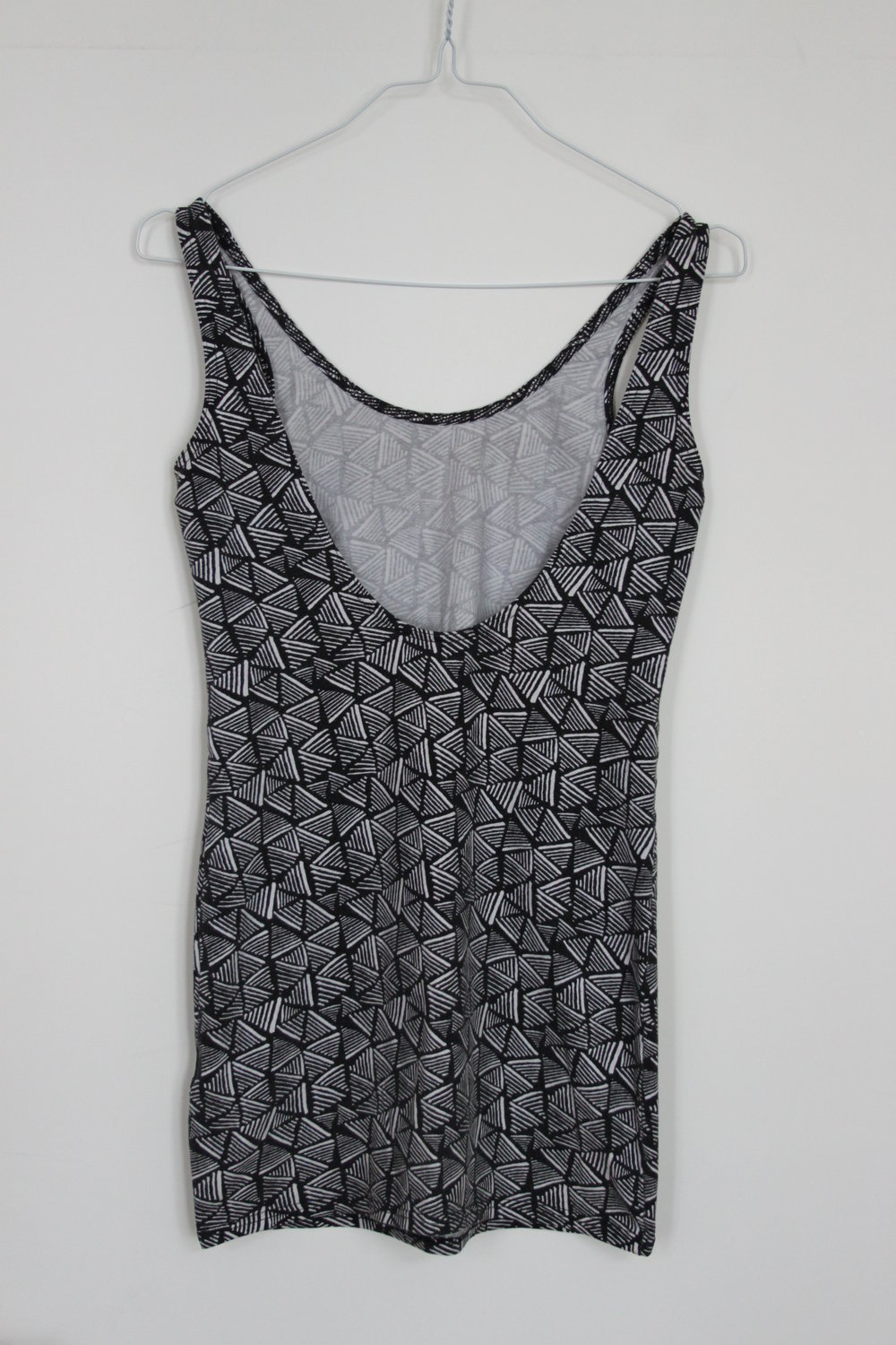Gemustertes Longtop oder Mini-Kleid mit tiefem Rückenausschnitt