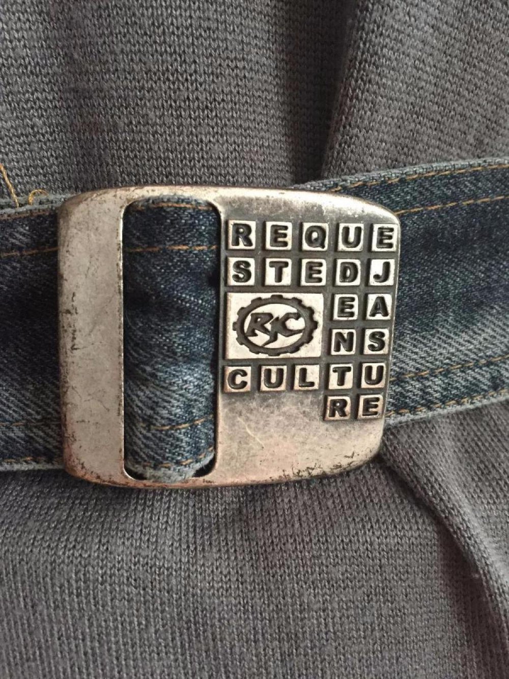Jeans Gürtel aus den 00er Jahren