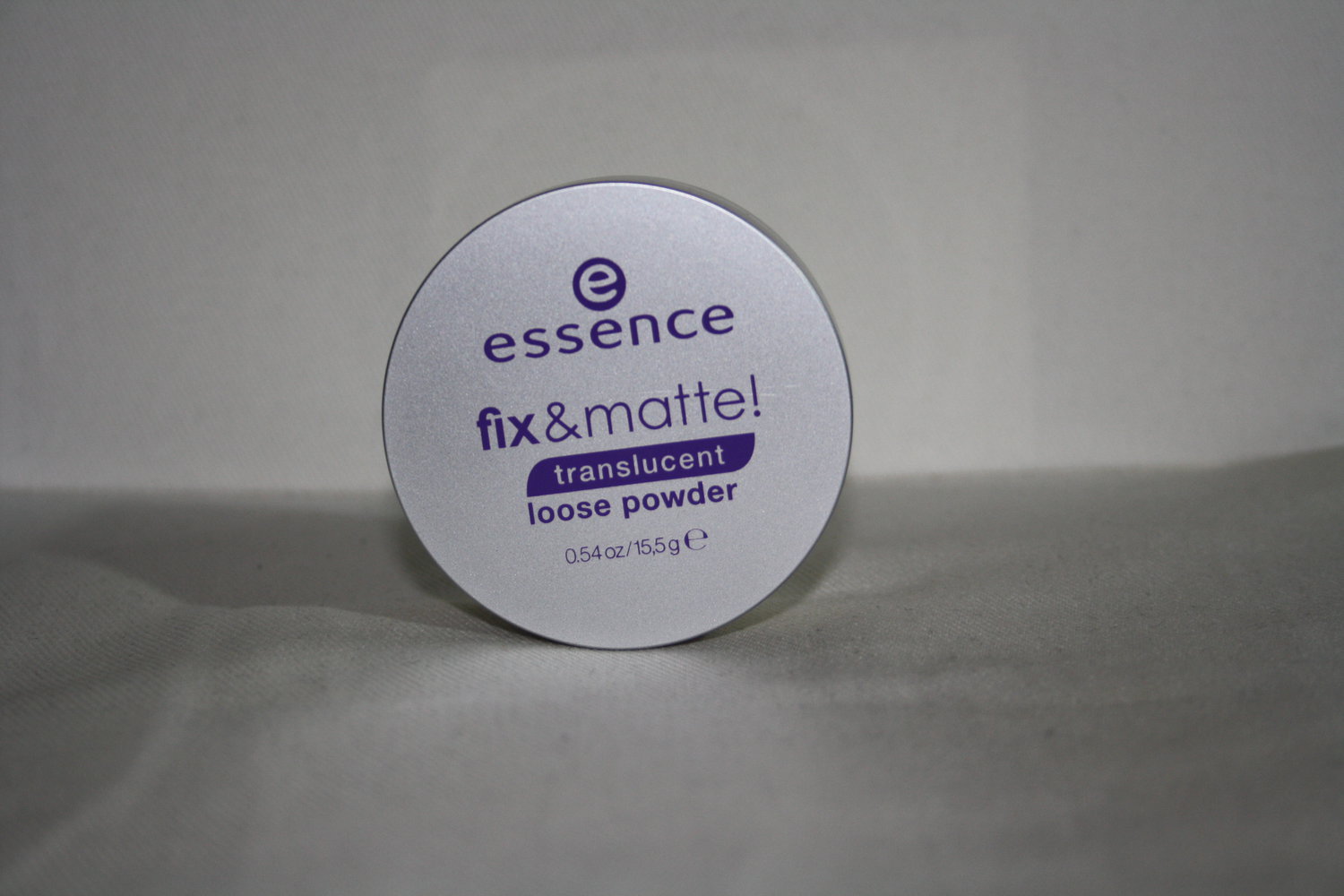 * essence fix & matte translucent loose powder