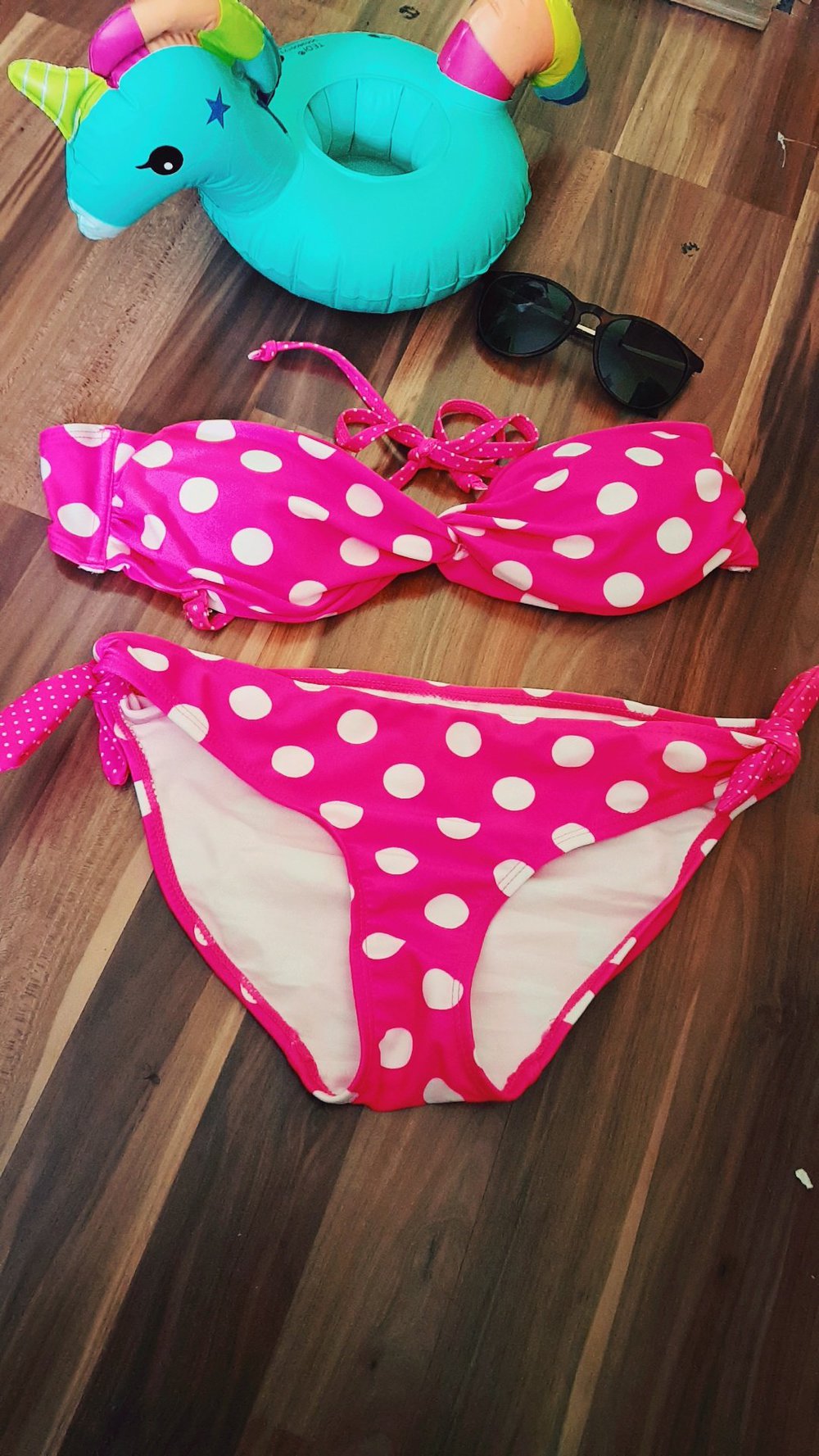 Pinker gepunkteter Bikini :)