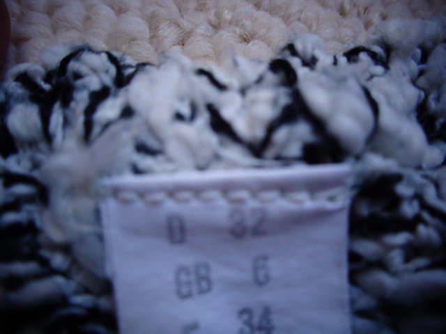 Kurzpullover schwarz/weiß Gr. 32 bzw. ca. Gr. XXS/XS