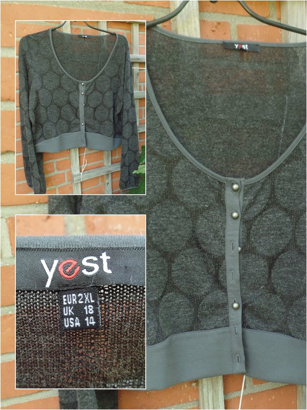 kurze Strickjacke