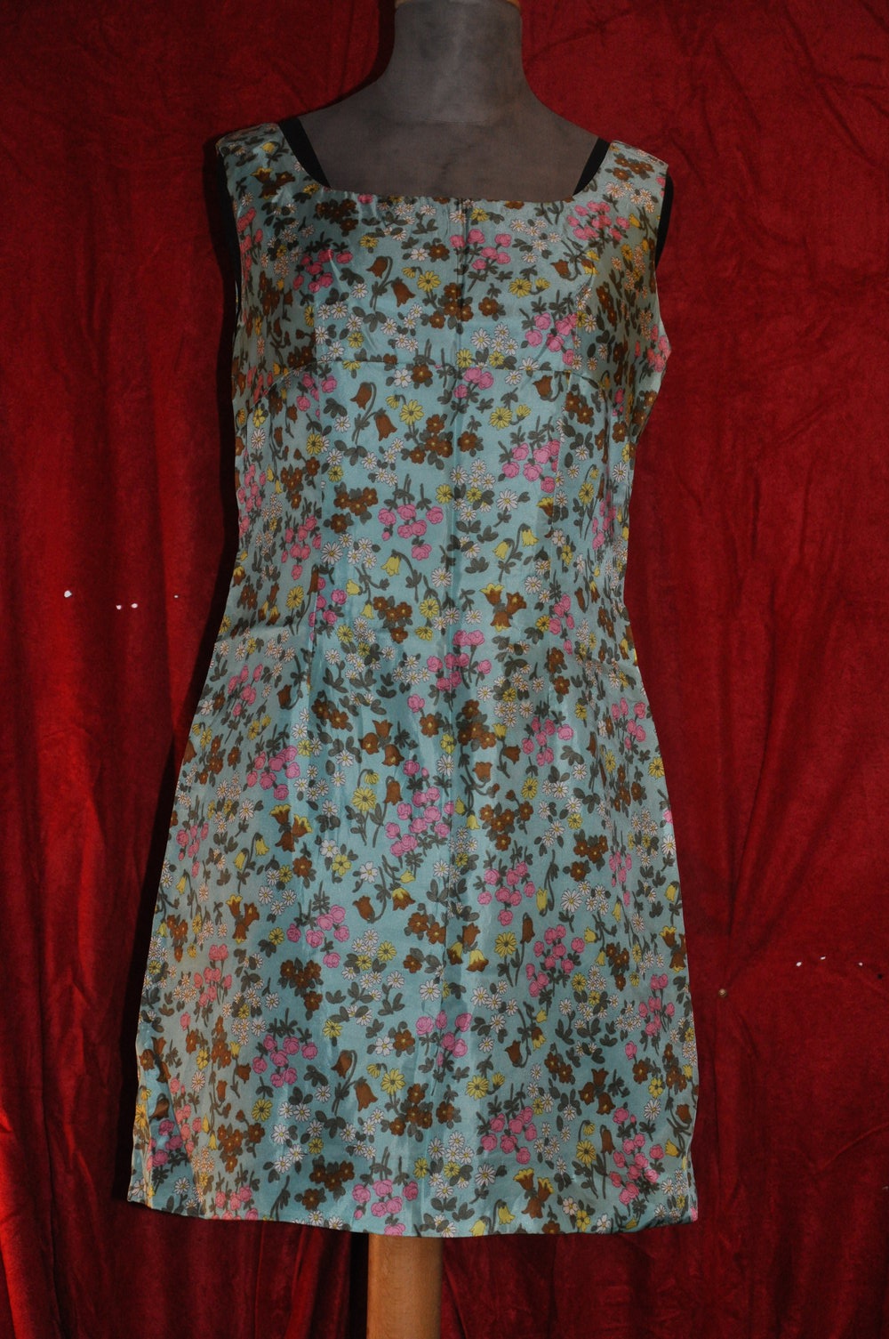 Vintage-Kleid, 60er-Jahre, Etuikleid, Blümchenkleid