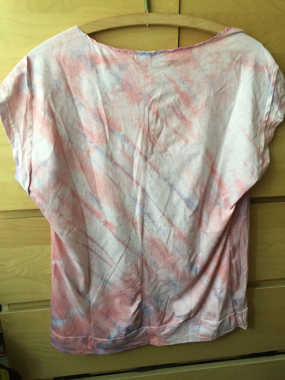 Pastellfarbenes Top
