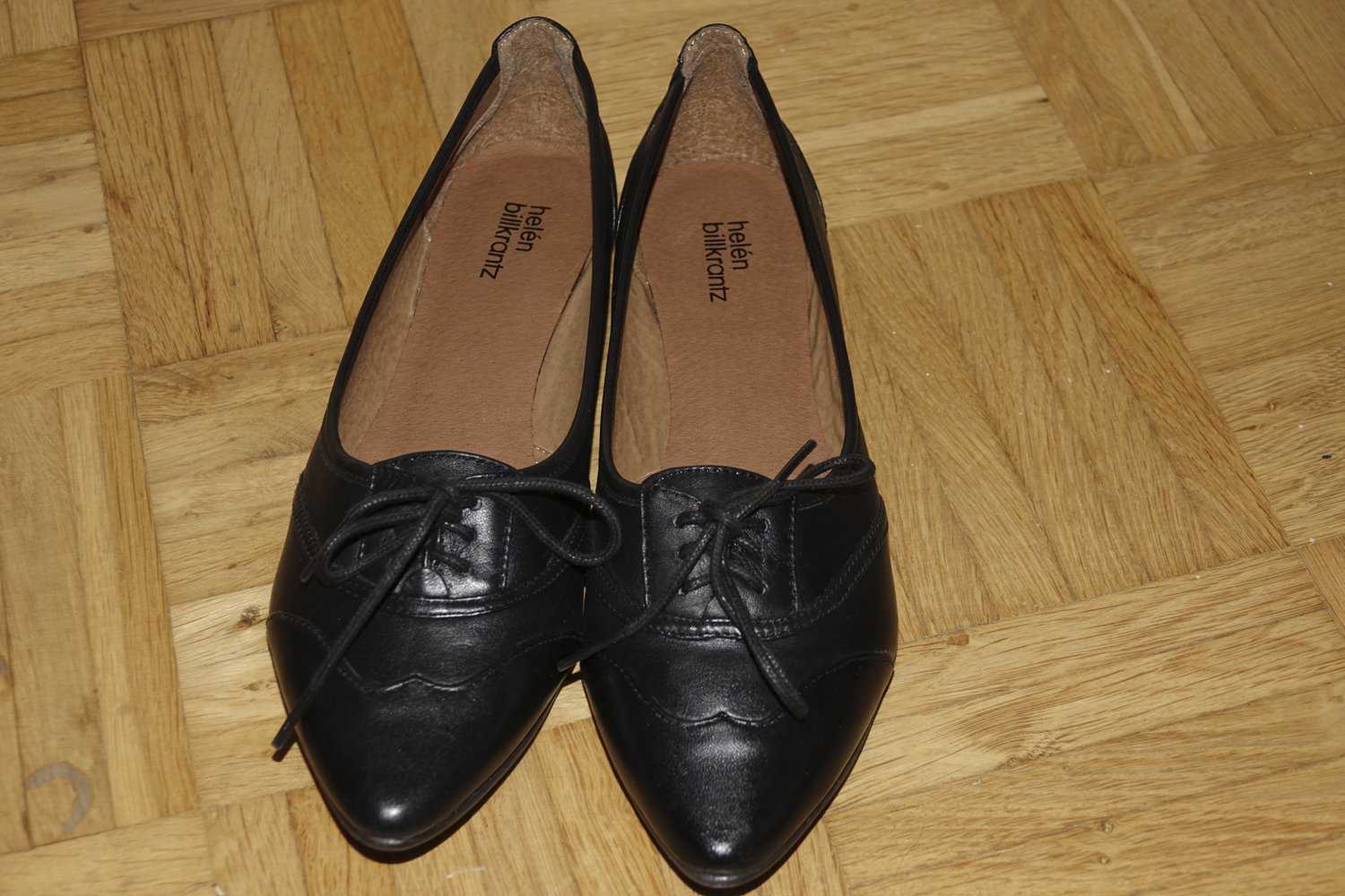 Schwarze schicke Lederballerinas