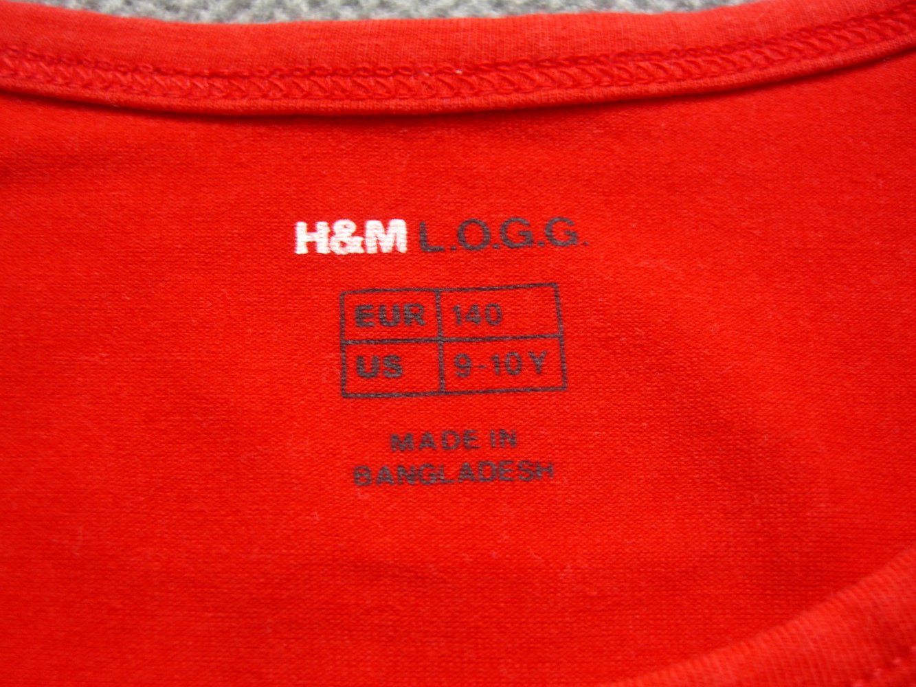 Rotes Sporttop