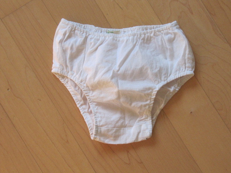 Höschchen für Kleidchen Gr. 68 benetton neu