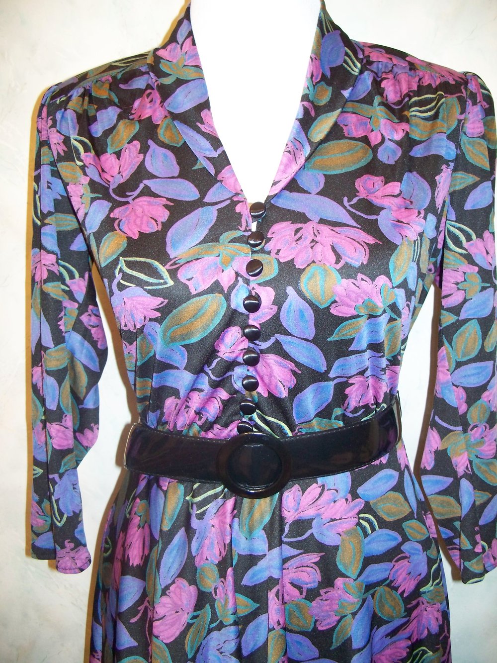 VINTAGE// Schönes wadenlanges Kleid gemustert mit Blumen Gr. 34/ 36